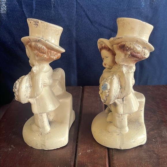 Vintage Cream Bookends with Figurines - Picture 3 of 9